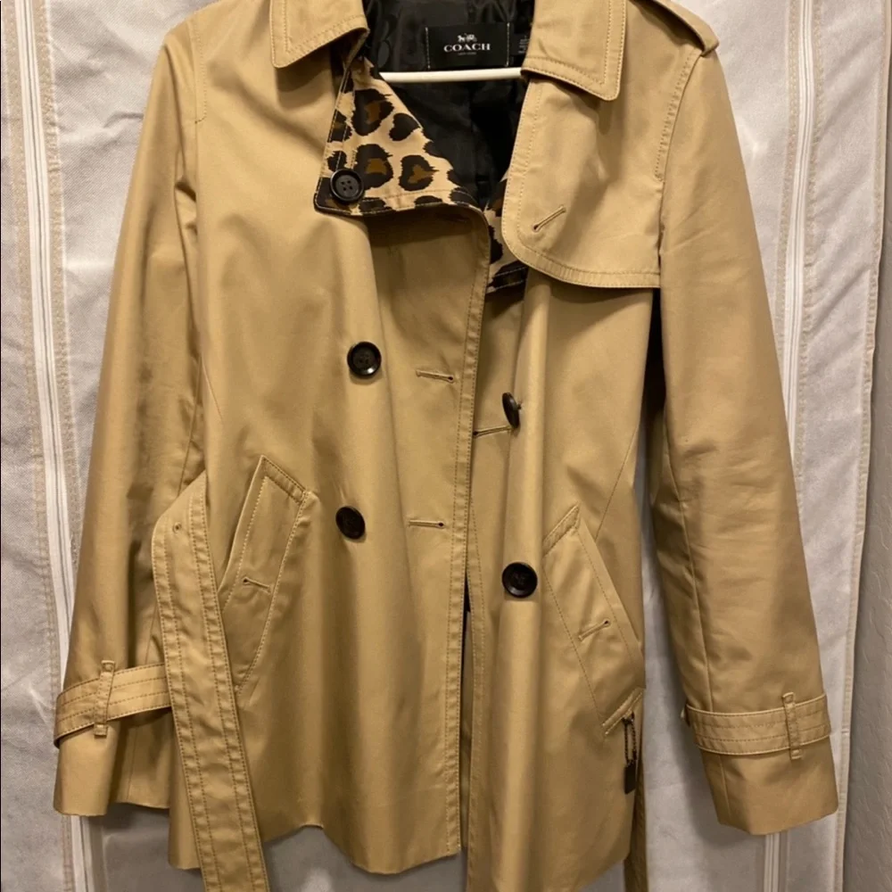 Coat - Picture 1 of 3